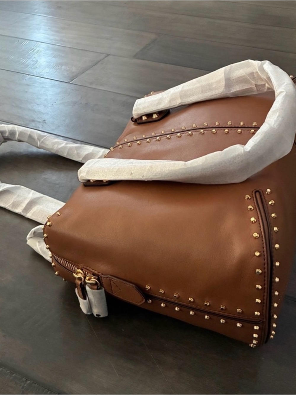 Michael Kors Astor Re-Edition Studded Shoulder Bag - Picture 5 of 16
